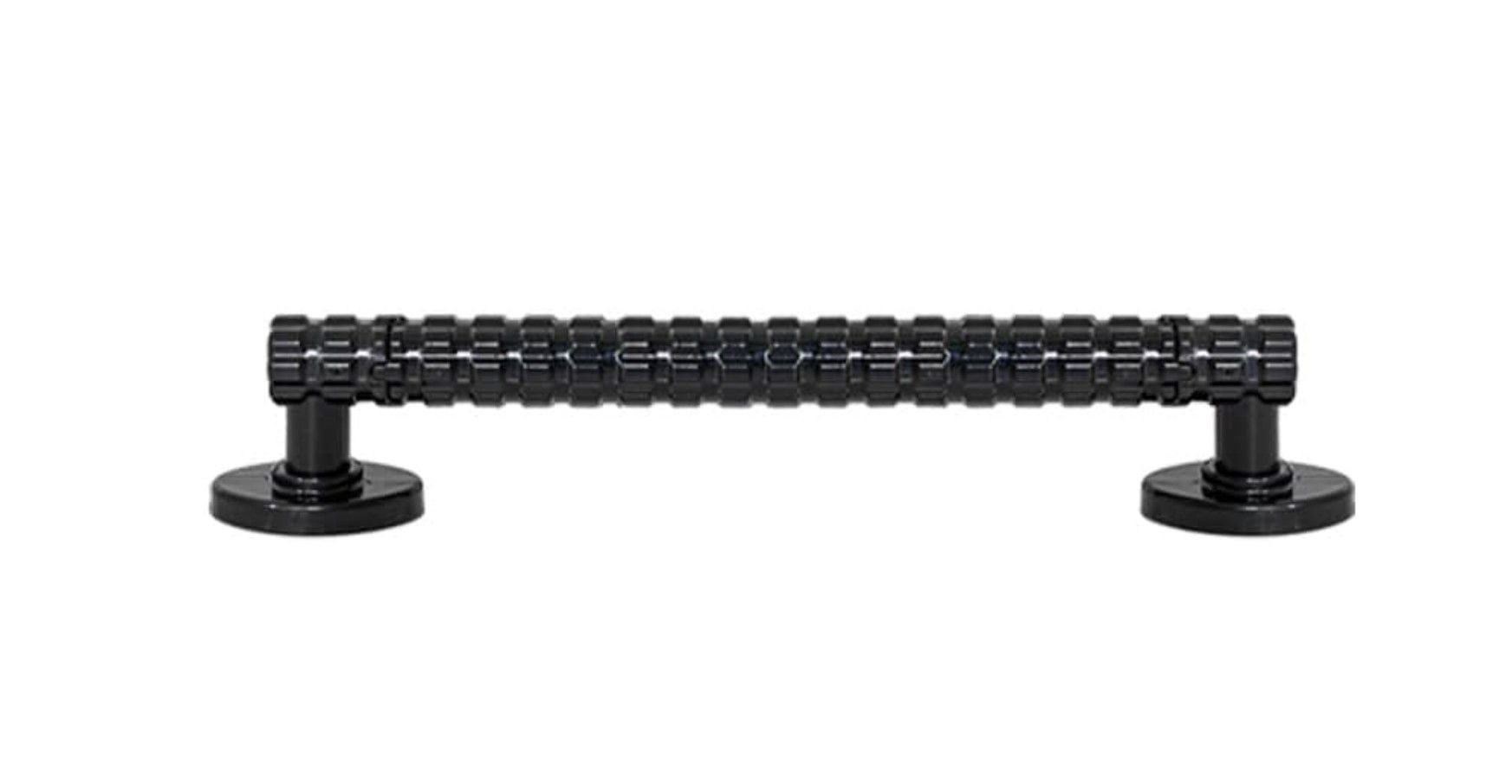 24 Inch - Black