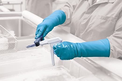 Using the gloves over sleeves
