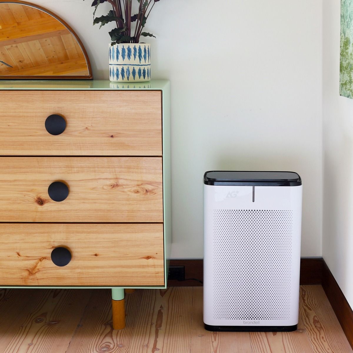 Image 2 of Brondell Pro Sanitizing Air Purifier with AG+ Technology