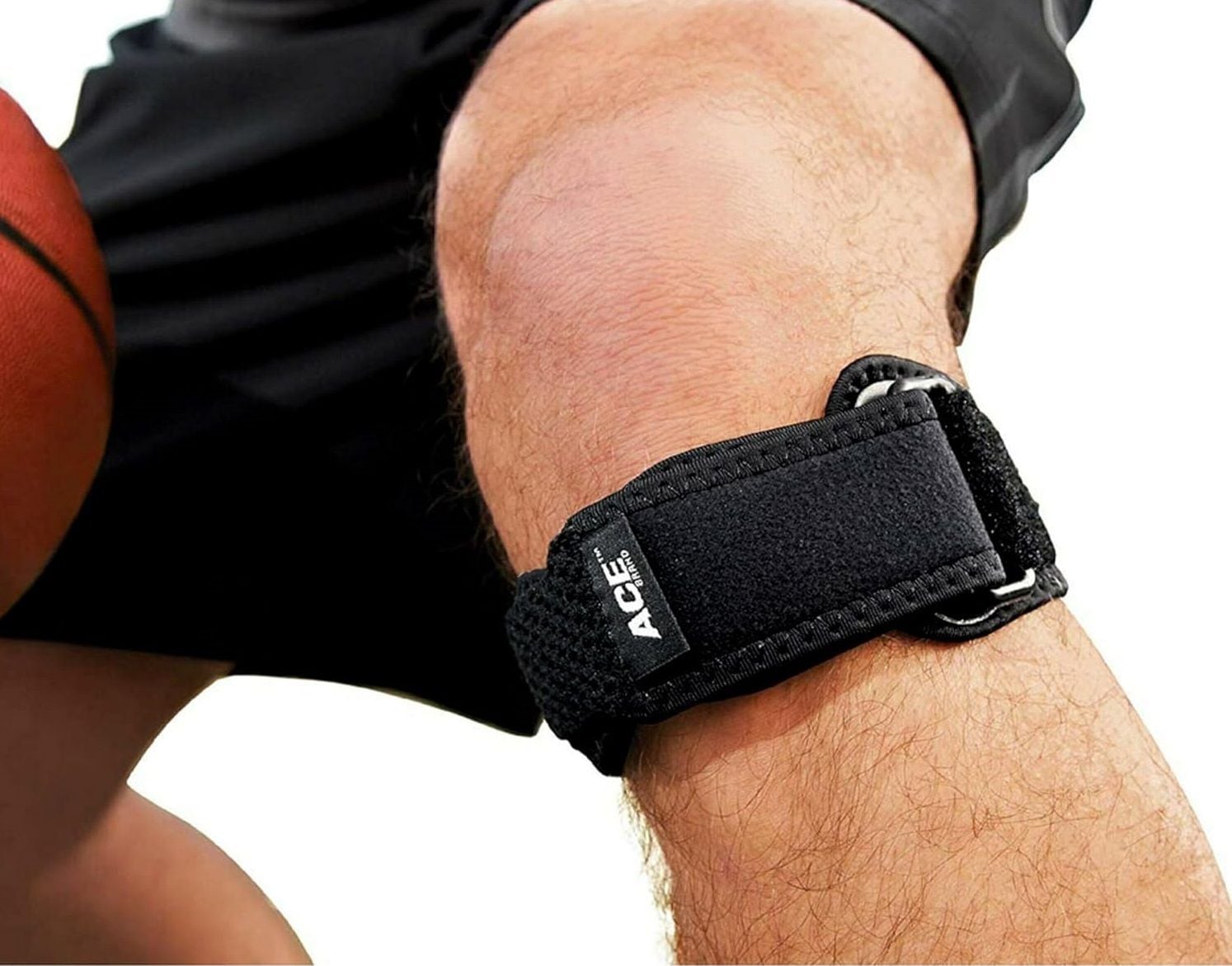 Adjustable Knee Strap Supports the Kneecap During Physical Activities