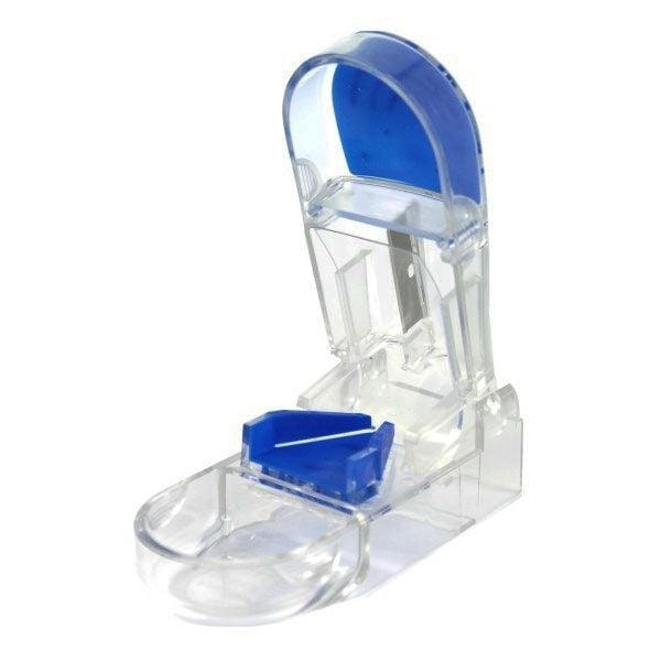 Tablet Cutter with Retractable Safety Guard
