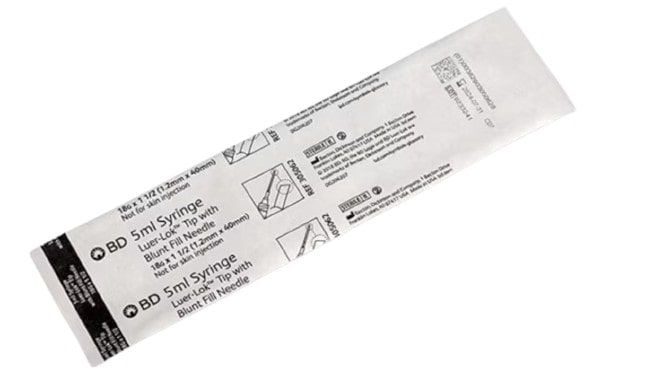 5 mL BD Luer-Lok Syringe with Blunt Fill Needle, 18 Gauge x 1-1/2 Inch - 305062