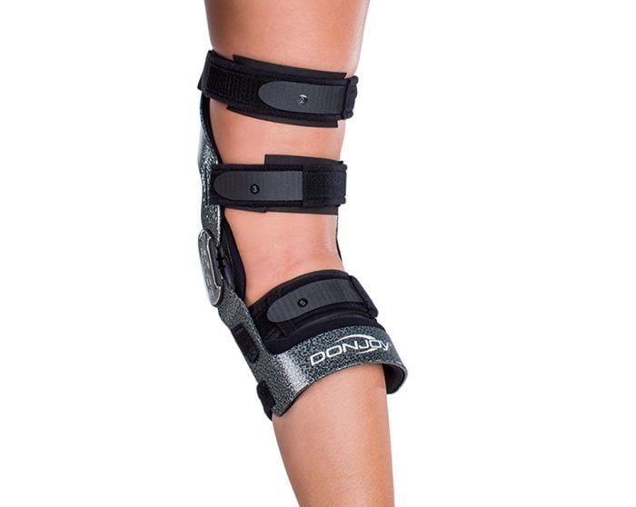 Donjoy Armor Knee Brace with Fourcepoint Hinge for Professional