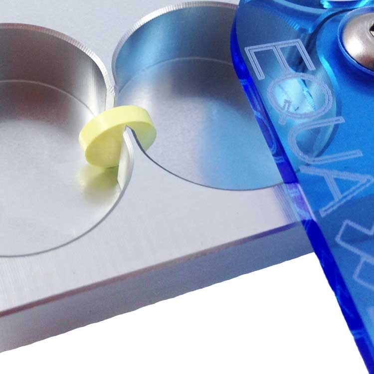 Closeup Cutting Chamber - Dual Blades Stay Sharp For A Lifetime