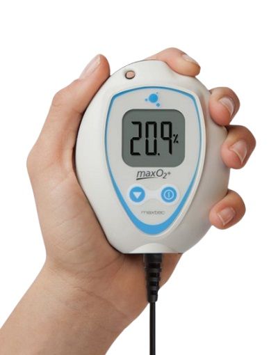 MaxO2+AE Oxygen Analyzer