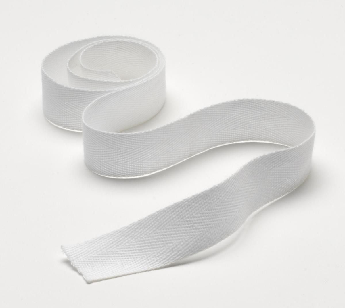 Medline Bleached Twill Tape, 1/4 in., 36 Yards - MDT221180