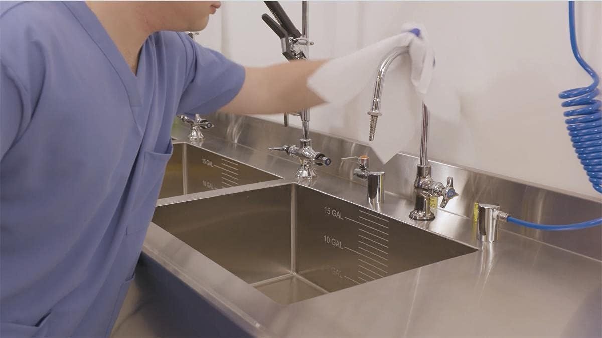 Medline Absorbent Wipers are Strong Enough to Clean Hospital Surfaces