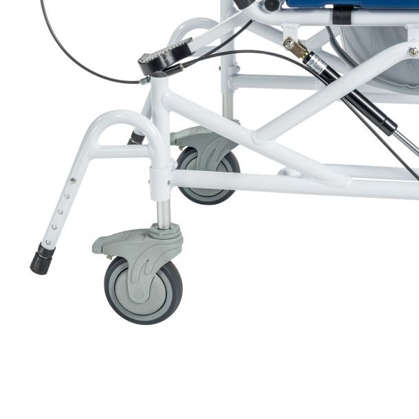 Closeup of rear casters