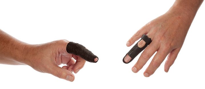 Full finger immobilization in black Orficast tape