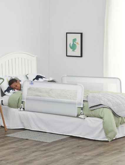 Safety gate outlet for bed