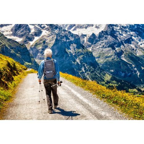 Hiker with Inogen G5 in Backpack