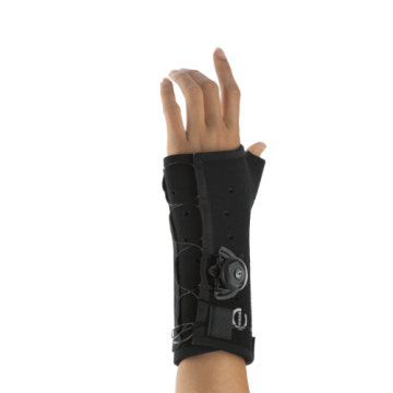 Exos Long Thumb Spica in use