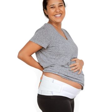 Woman wearing the Motif Medical Support Band.